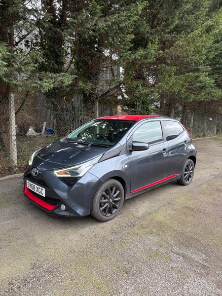 TOYOTA AYGO 1.0 VVT-i x-press